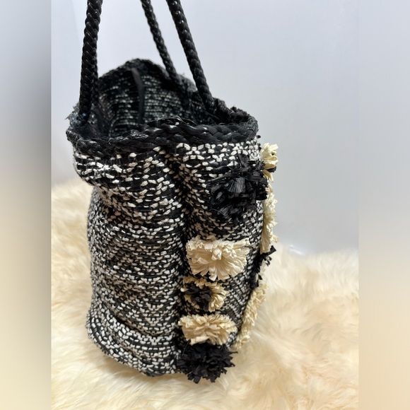 Anthropologie Black and Cream Flower Raffia/ Tweed Field of Flowers Tote Bag - Picture 4 of 12